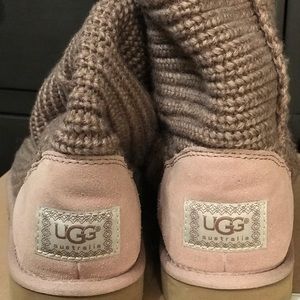 UGG Classic Cardy size 7